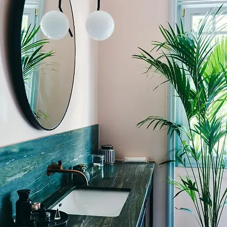 Aristide - Small Luxury Of The World