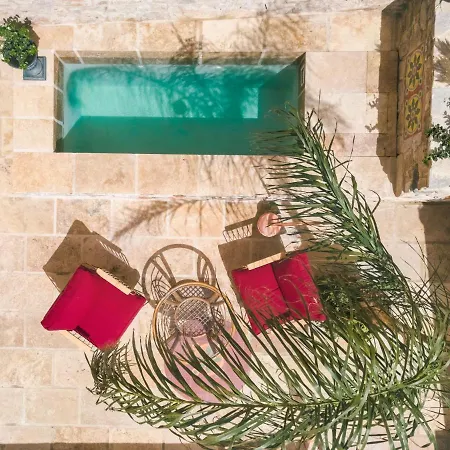 Aristide - Small Luxury Of The World