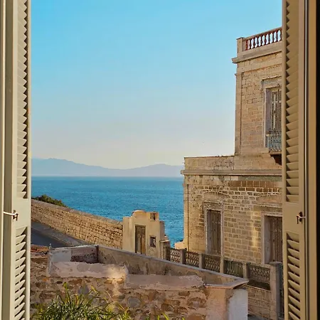 Aristide - Small Luxury Of The World