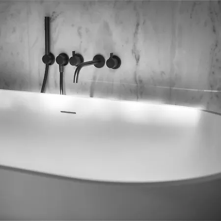 Aristide - Small Luxury Of The World