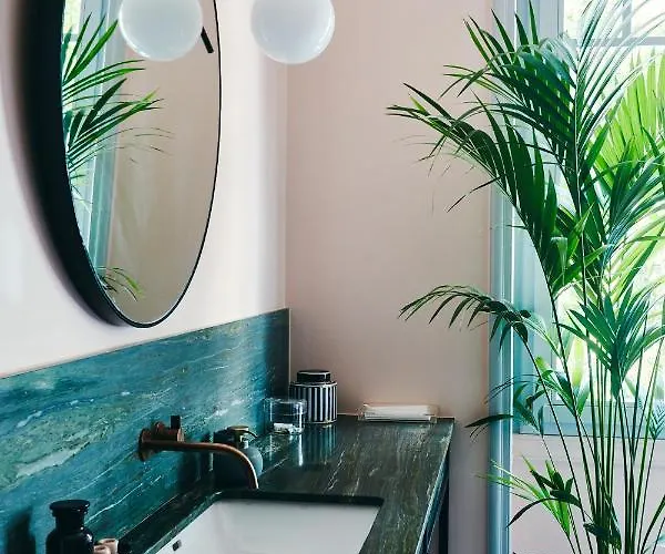 Aristide - Small Luxury Of The World