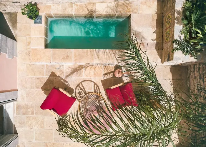 Aristide - Small Luxury Of The World