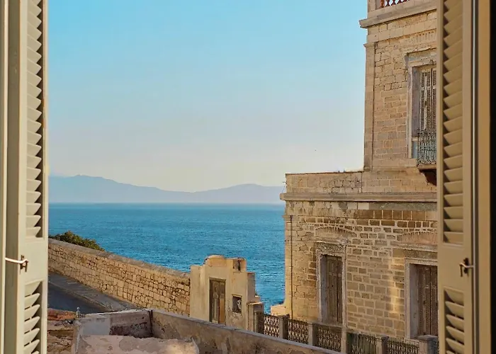 Aristide - Small Luxury Of The World